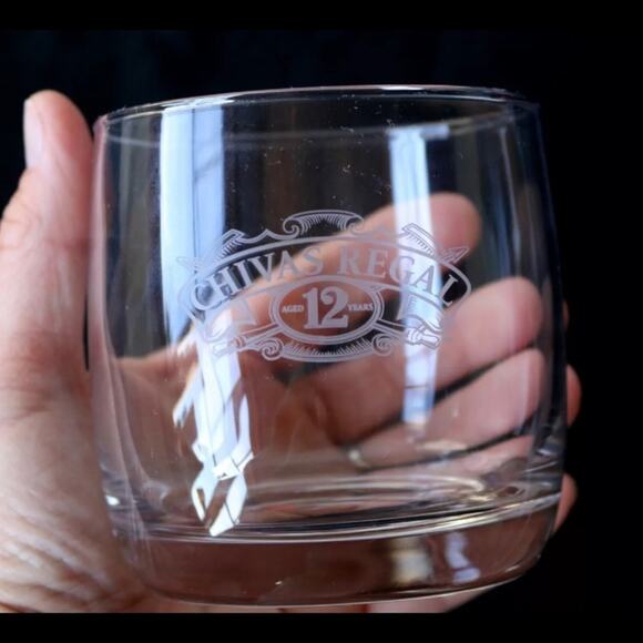 Chivas Regal Aged 12 Years Etched Round Bar Glass FLAWLESS - Picture 2 of 6